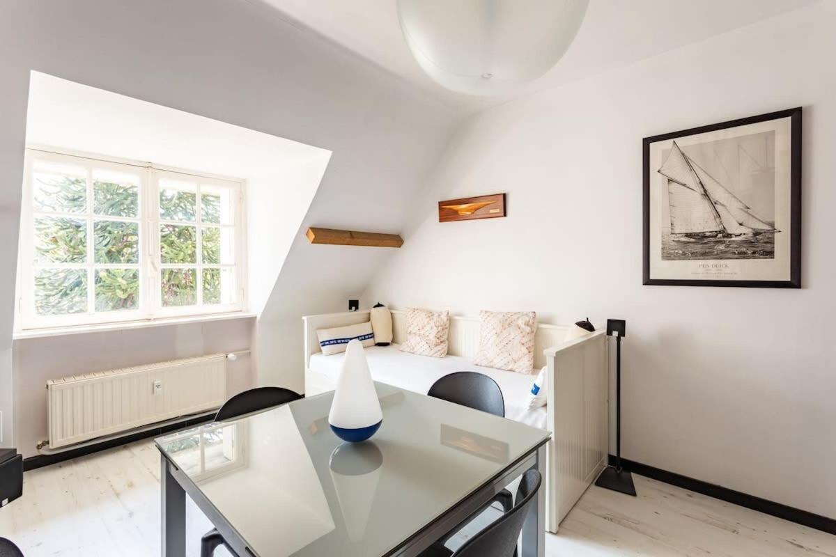 Le Capucin - Petit Duplex Avec Place De Parking Dinard Bagian luar foto