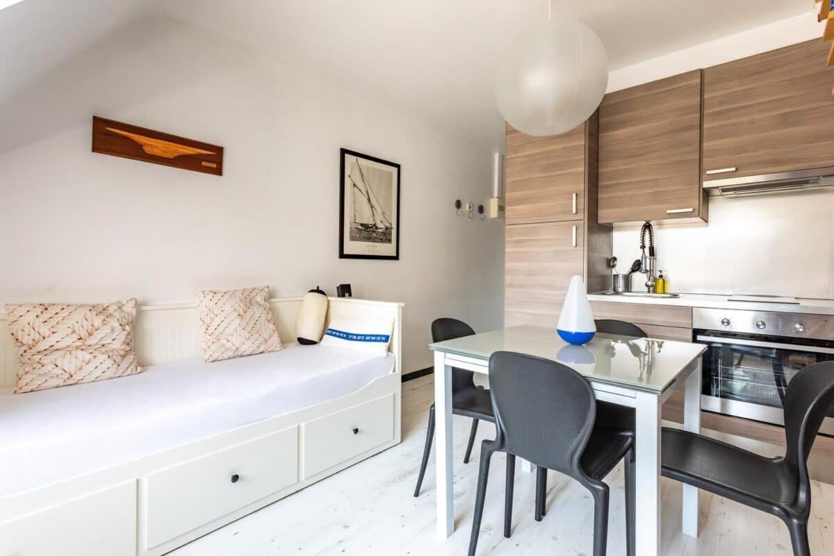 Le Capucin - Petit Duplex Avec Place De Parking Dinard Bagian luar foto