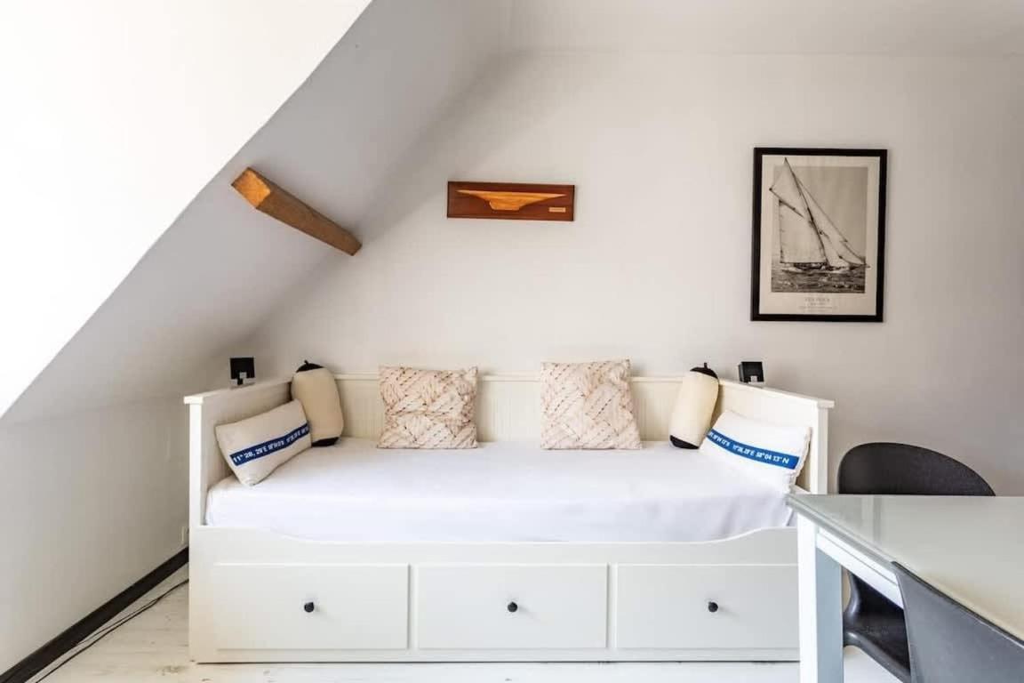 Le Capucin - Petit Duplex Avec Place De Parking Dinard Bagian luar foto
